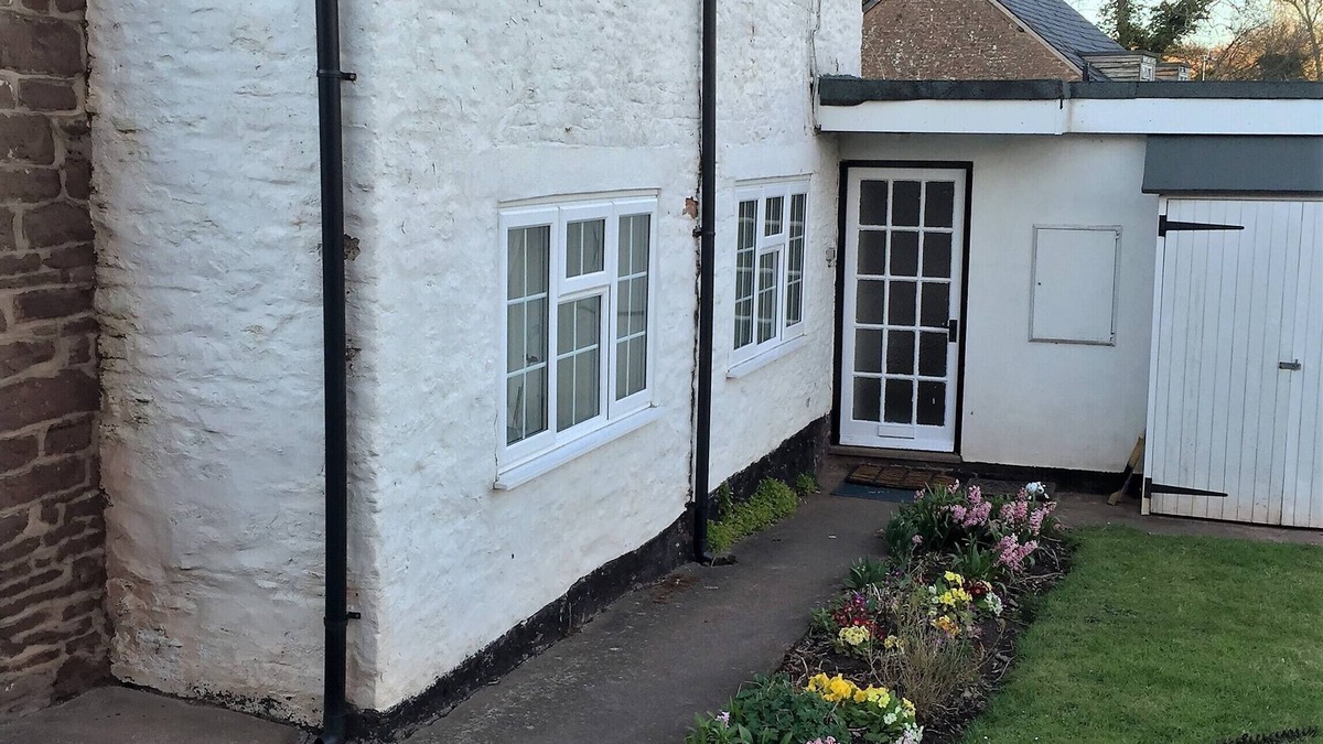 Hoarwithy Cottage | Charming Cottage With Stunning Views Over Wye Valley, perfect for Wye fishermen