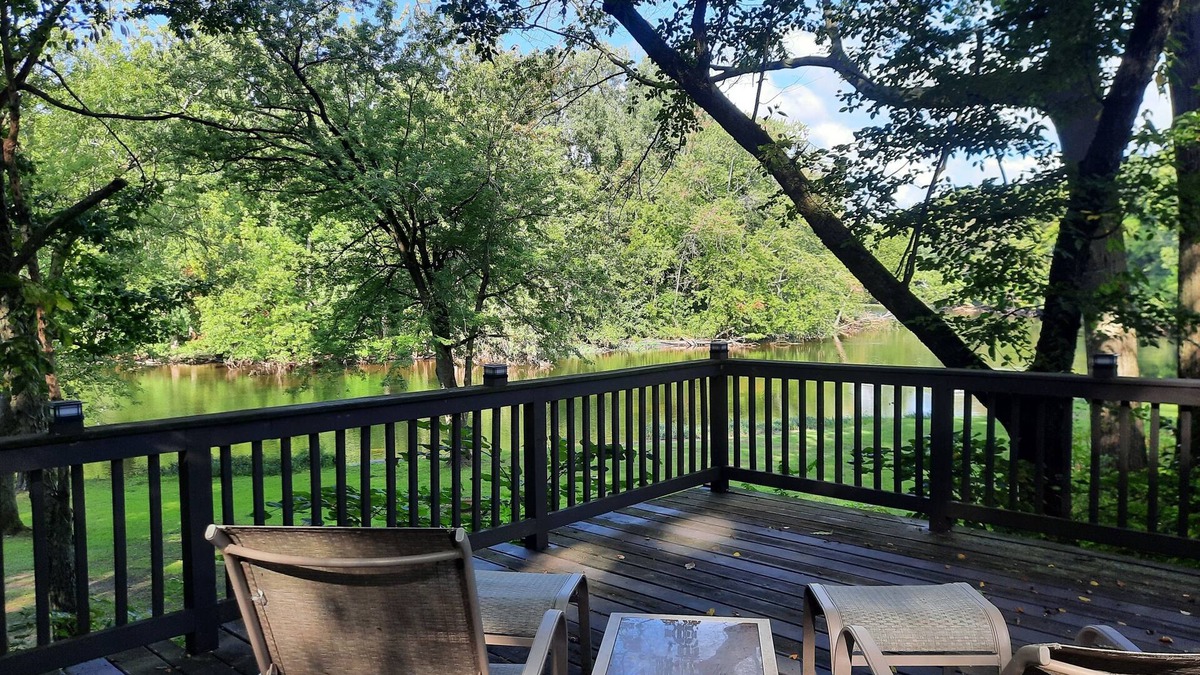 Fulton Cottage | Charming cottage with AC in lovely Leonidas