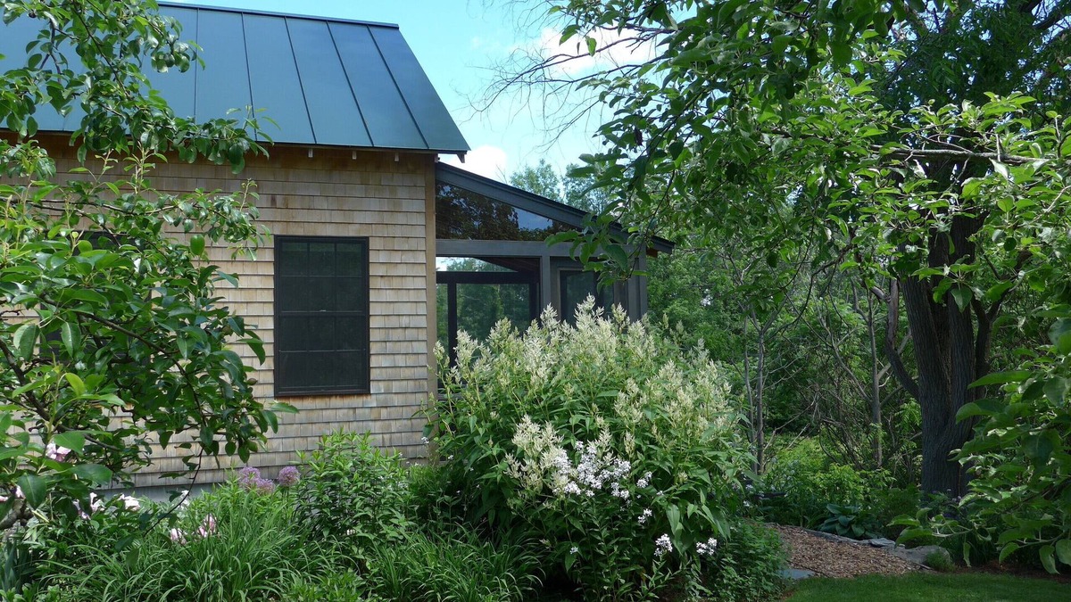 Middlebury Cottage | Charming Cottage within walking distance of Middlebury College/canoe available