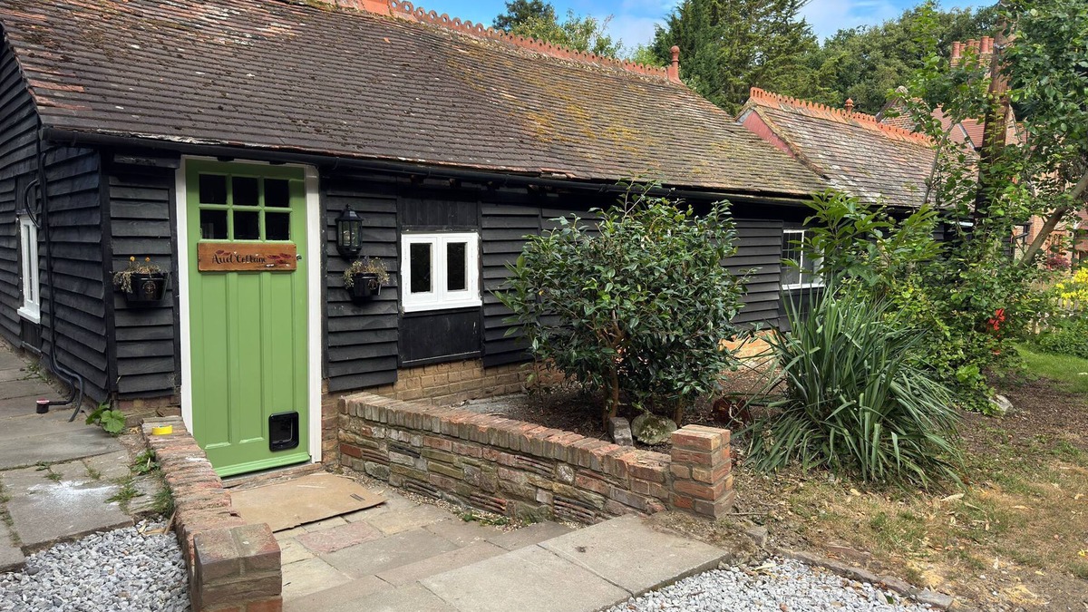 Cobham Cottage | Charming Cottage within Ancient Woodland Forest
