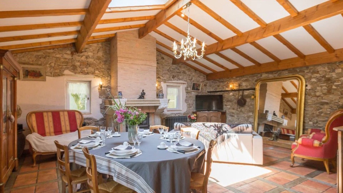 La Haie-Fouassiere Cottage | Charming Countryside Home with Garden near Nantes and Clisson