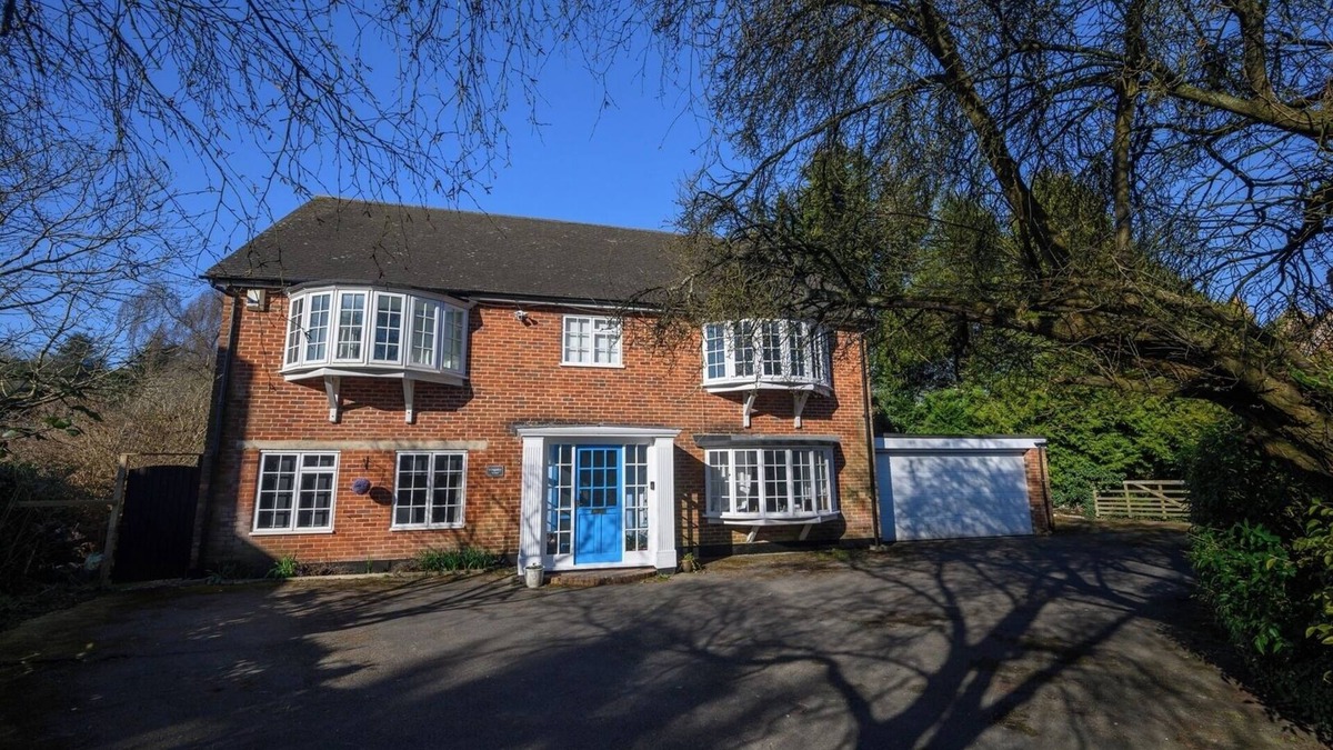 Henley House | Charming Country House near Henley-on-Thames