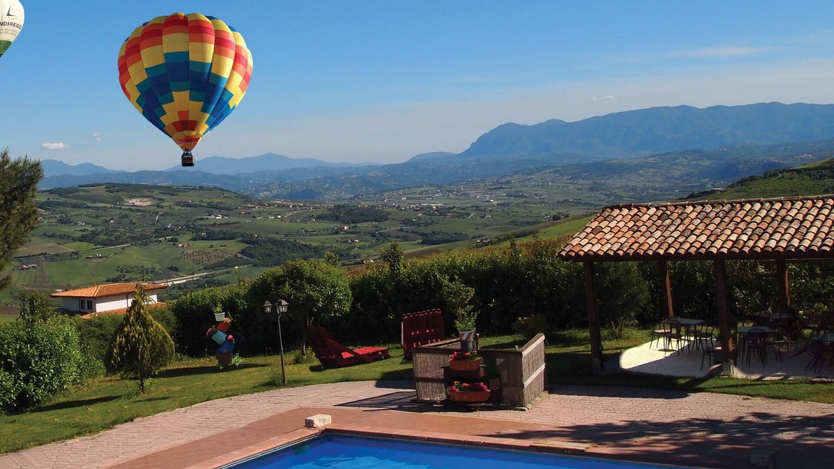Fragneto Monforte Villa | Charming Countryside Villa with Pool and amazing view!