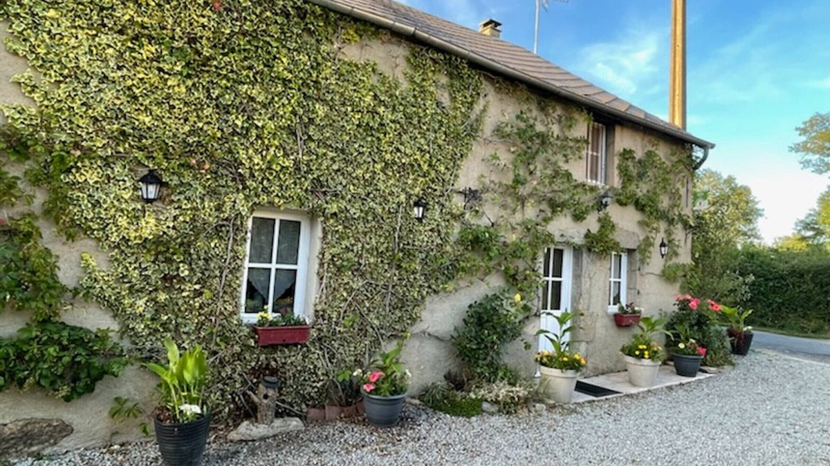 La Petite-Marche Cottage | Charming Country Home with Garden, Fireplace, and Modern Amenities