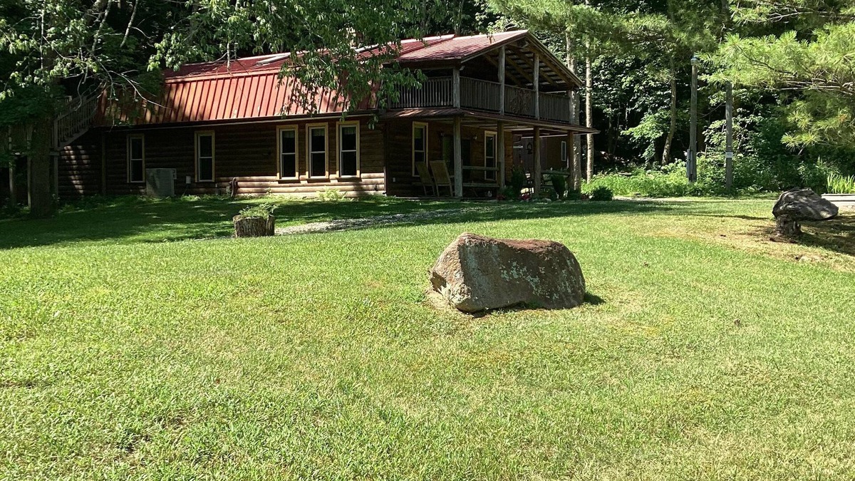 Montebello Cabin | CHARMING COUNTRY CABIN IN THE VIRGINIA BLUE RIDGE MOUNTAINS