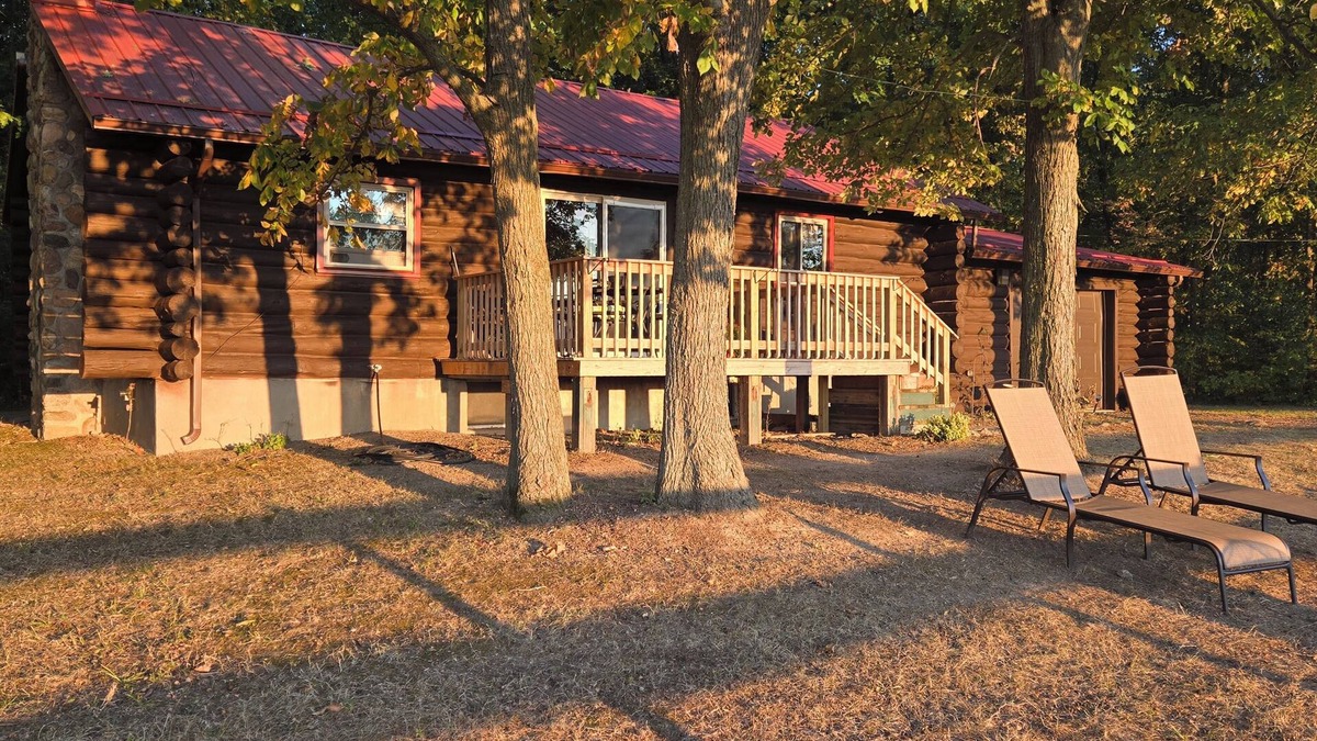 Rushville Cabin | Charming Country Cabin in Rushville-Hot Tub-Sunset Views-Wine Trail Convenience