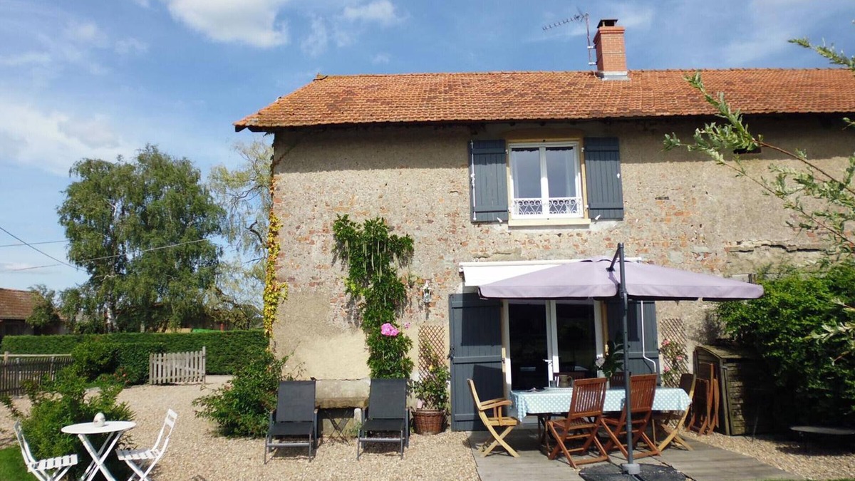 Le Bouchaud Cottage | Charming Country Cottage with Modern Comfort, Garden, and Family Amenities