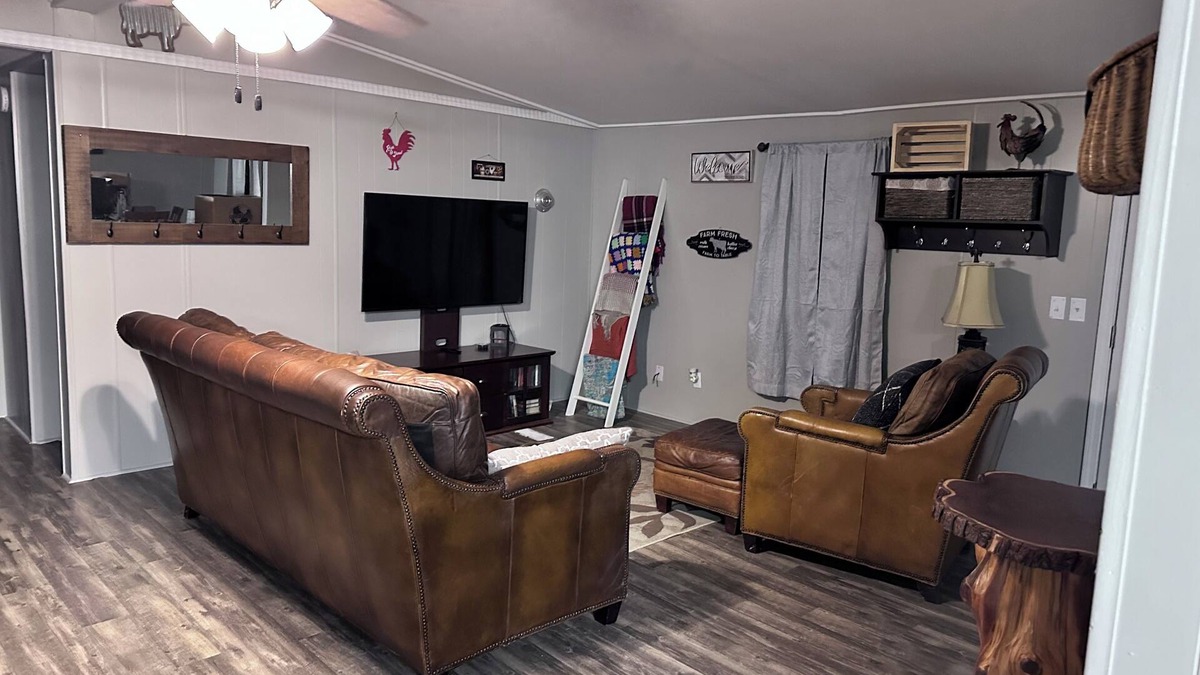 Leesville House | Charming Country Cottage 3-bedroom house in Leesville with WiFi and AC