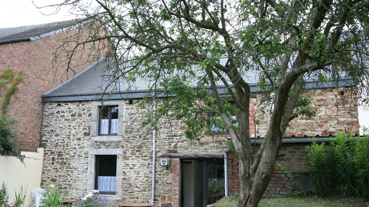 Sevry Cottage | Charming Country Cottage in Winenne with Garden