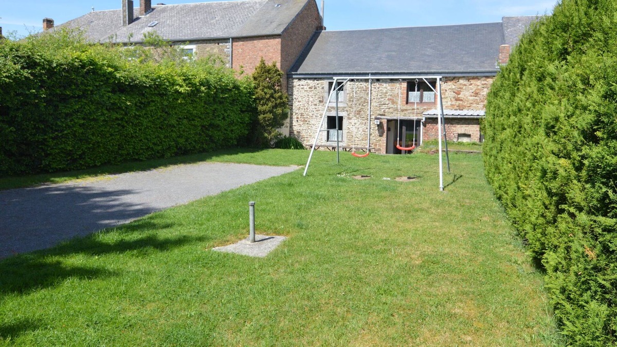 Sevry Cottage | Charming Country Cottage in Winenne with Garden