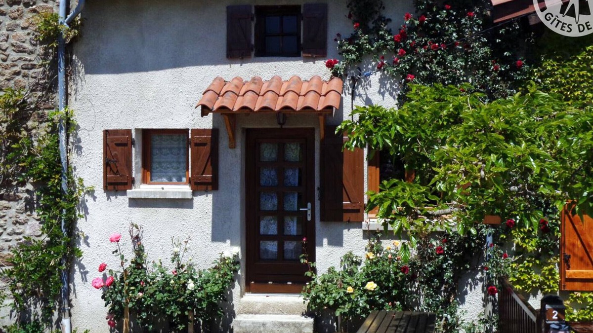Saint-Chamond Cottage | Charming Country Cottage with Terrace, Near Trails and St-Etienne