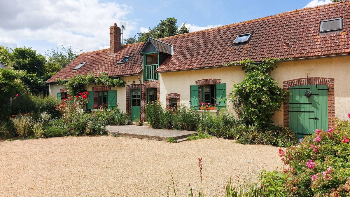 Mezieres-au-Perche Cottage | Charming Country Getaway with Garden, Near Paris - Sleeps 6