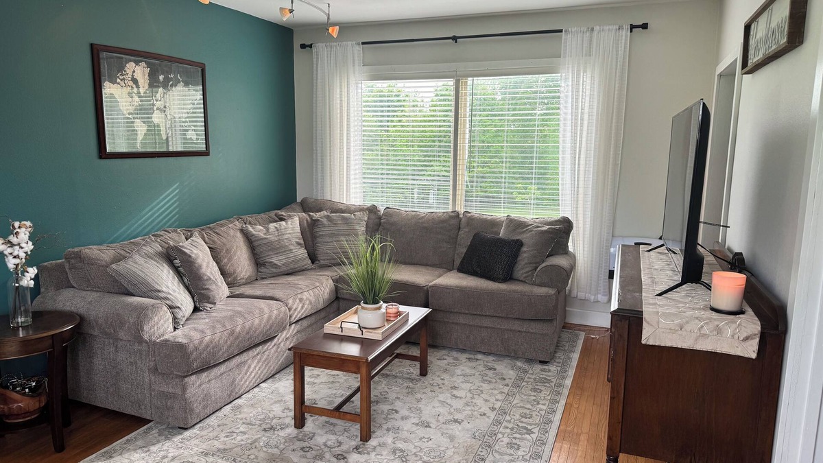 Potosi House | Charming Country Getaway – Nestled and Cozy Retreat with Outdoor Fun!