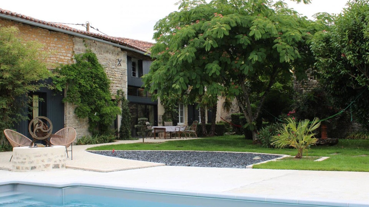 Fontclaireau Cottage | Charming Country House with Private Pool, Enclosed Garden, and Modern Amenities