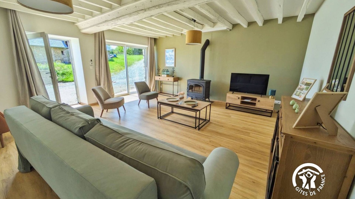 Marcille-la-Ville Cottage | Charming Country Home in Mayenne – Sleeps 6, Hot Tub, Hiking Trails