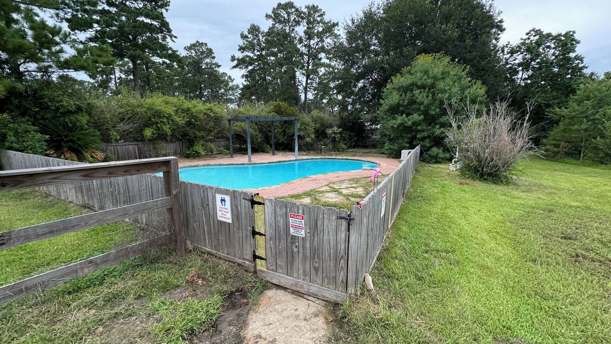 Magnolia House | Charming Country Home with Pool - Entire Home