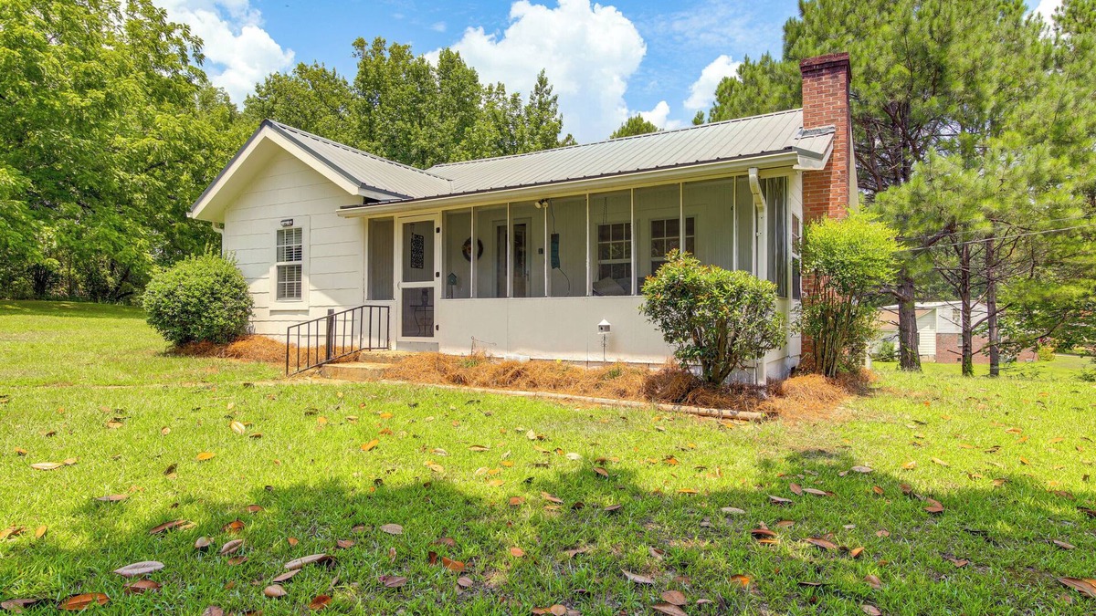 Oxford House | Charming Country Home w/Yard - 14 Mi to Ole Miss!