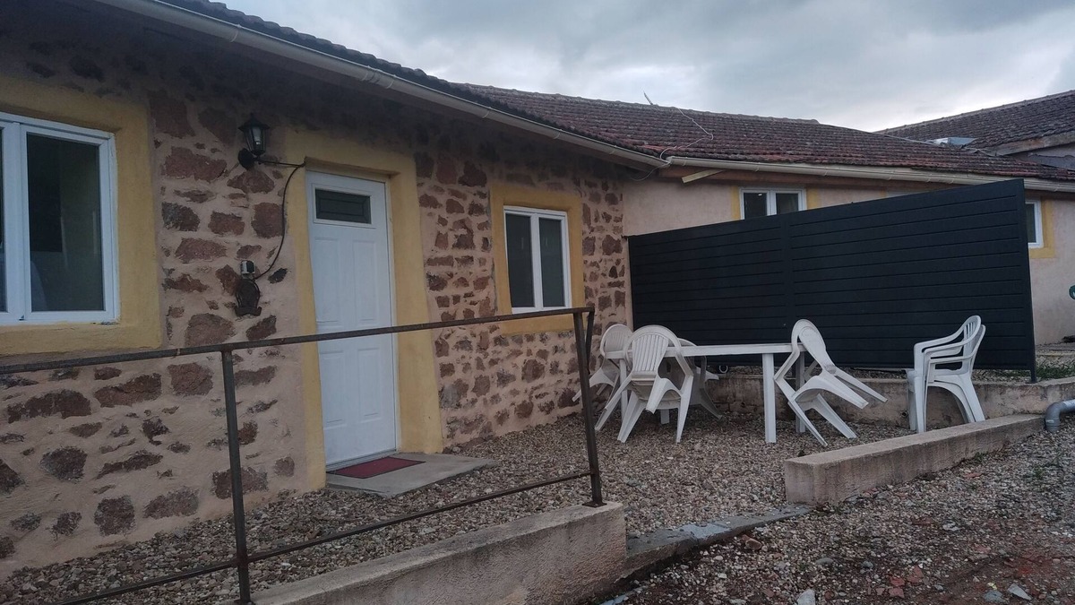 Cours Apartment | Charming country house