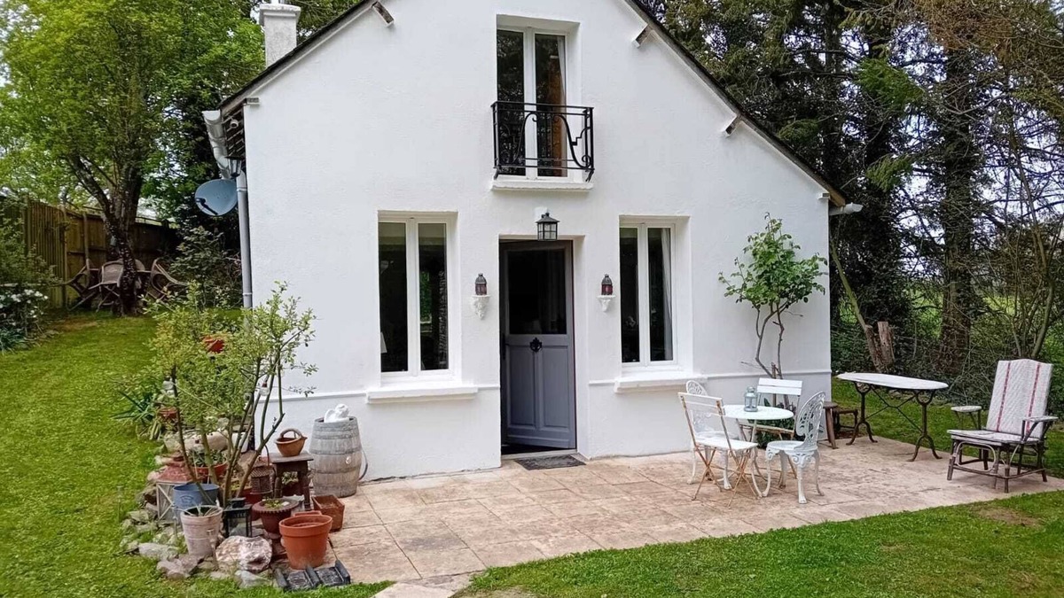 Credin Cabin | Charming country house in Crédin, near Pontivy. sleeps 3, peace and quiet guaranteed