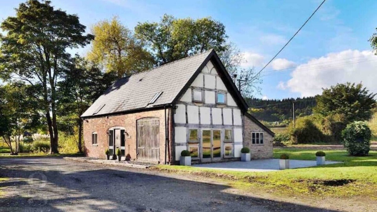 Hereford House | Charming Countryside Barn Conversion