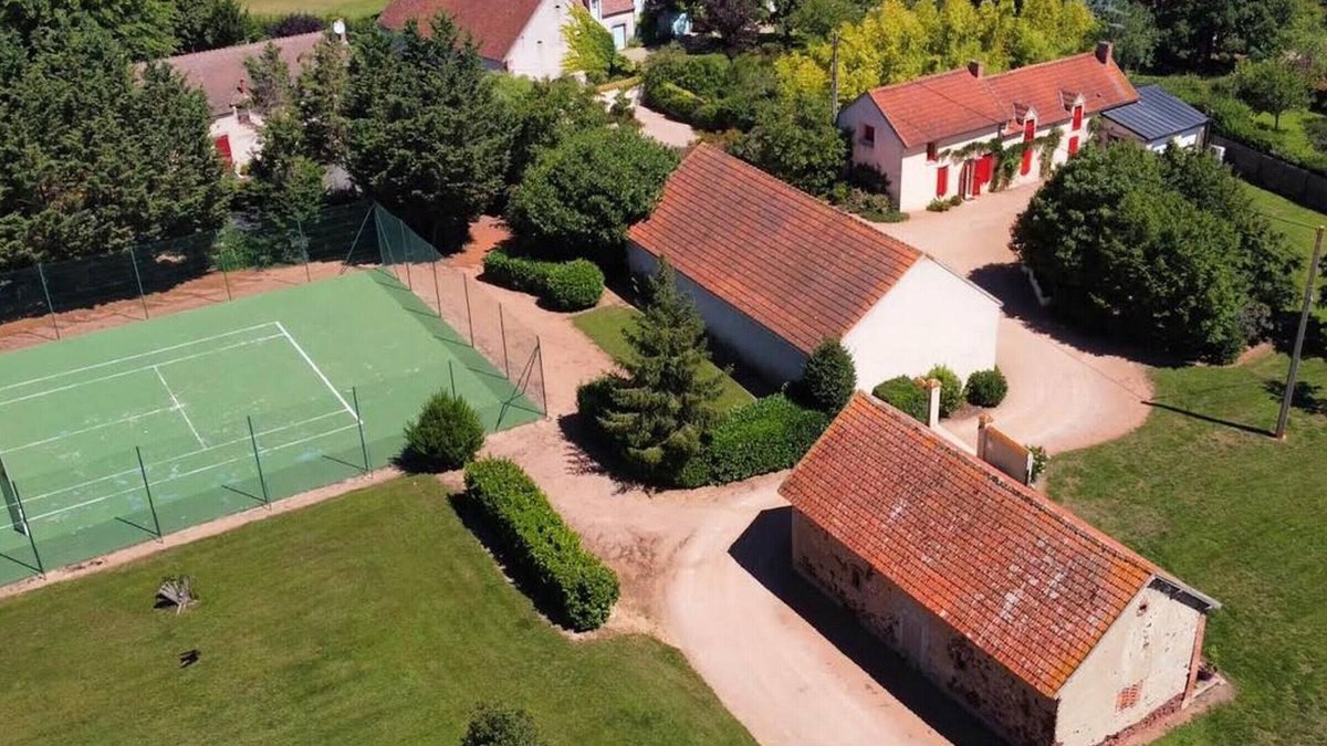 Chazemais Cottage | Charming Countryside Retreat with Spa, Tennis & Garden