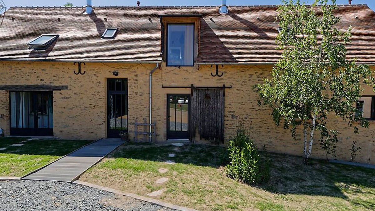 Louplande Cottage | Charming Countryside Retreat near Le Mans with Modern & Vintage Touches