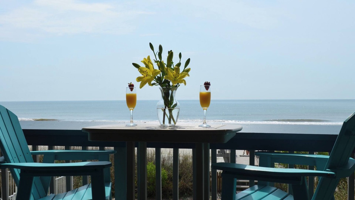 Surfside Beach Condo | Charming & Cozy 1st Floor Oceanfront and Beachfront Studio-Newly Renovated!