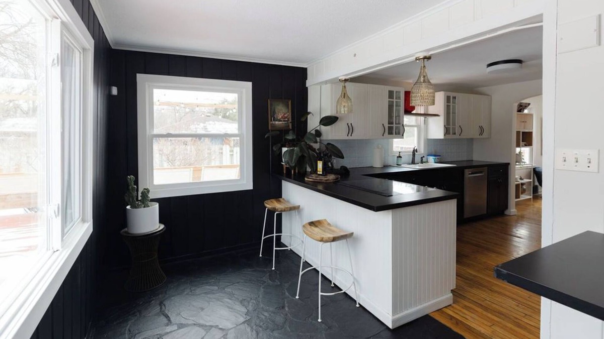 Minnetonka House | Charming & Cozy 2-Bedroom Retreat Near Lake Minnetonka – Perfect family place