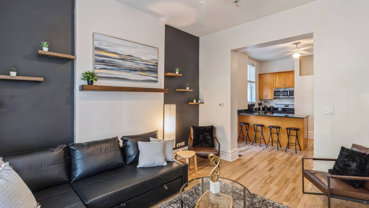 Wicker Park Apartment | Charming Cozy 2BR Haven w/Crib Near Hip WickerPark