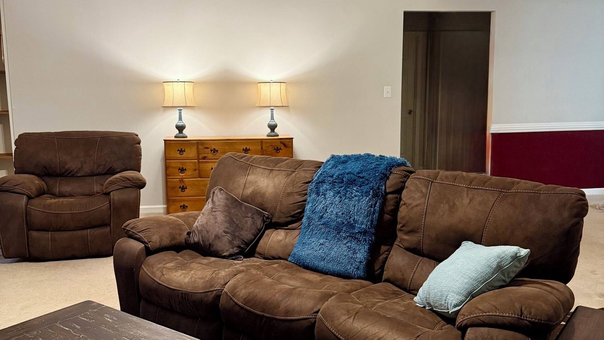 Cordova House | Charming & cozy 3BR 2B house in Cordova/Memphis within miles of entertainment.