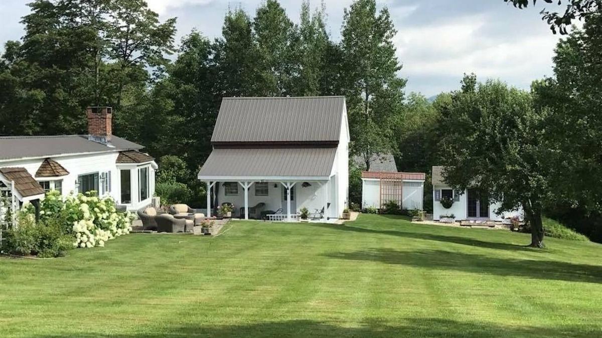 Danby Cottage | Charming Cozy Cottage with Stunning Views - Minutes from Manchester and Dorset