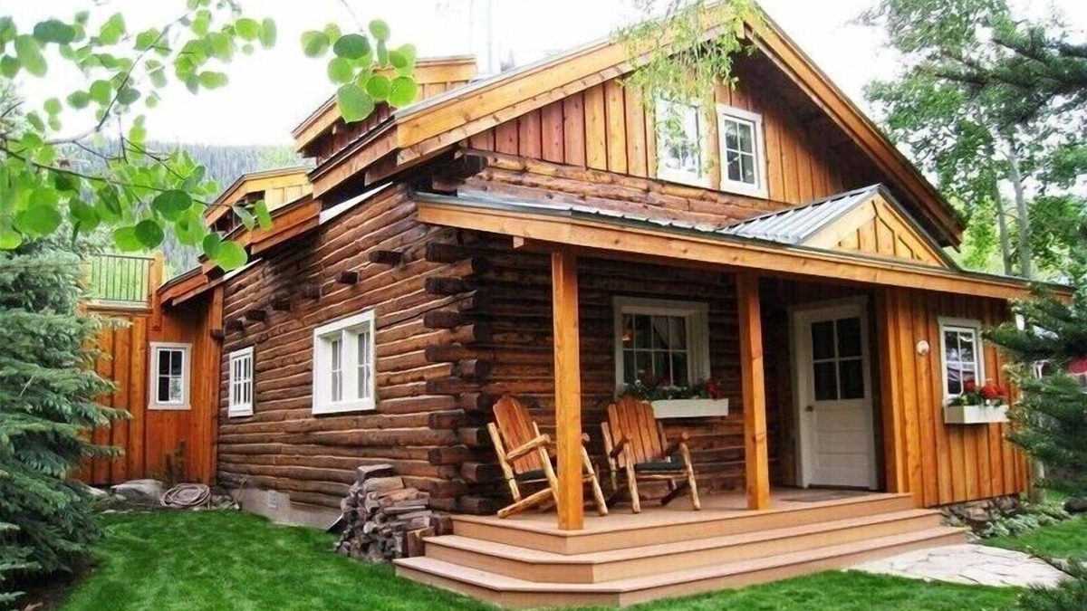 Crested Butte House | Charming & cozy house. Great location in town with relaxing patio and hot tub.