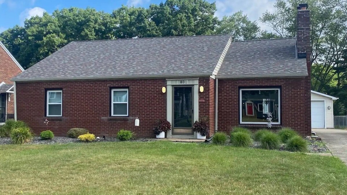 Boardman House | Charming, Cozy, Quiet 3-Bedroom 2-Bath house in the Heart of Boardman w/Laundry