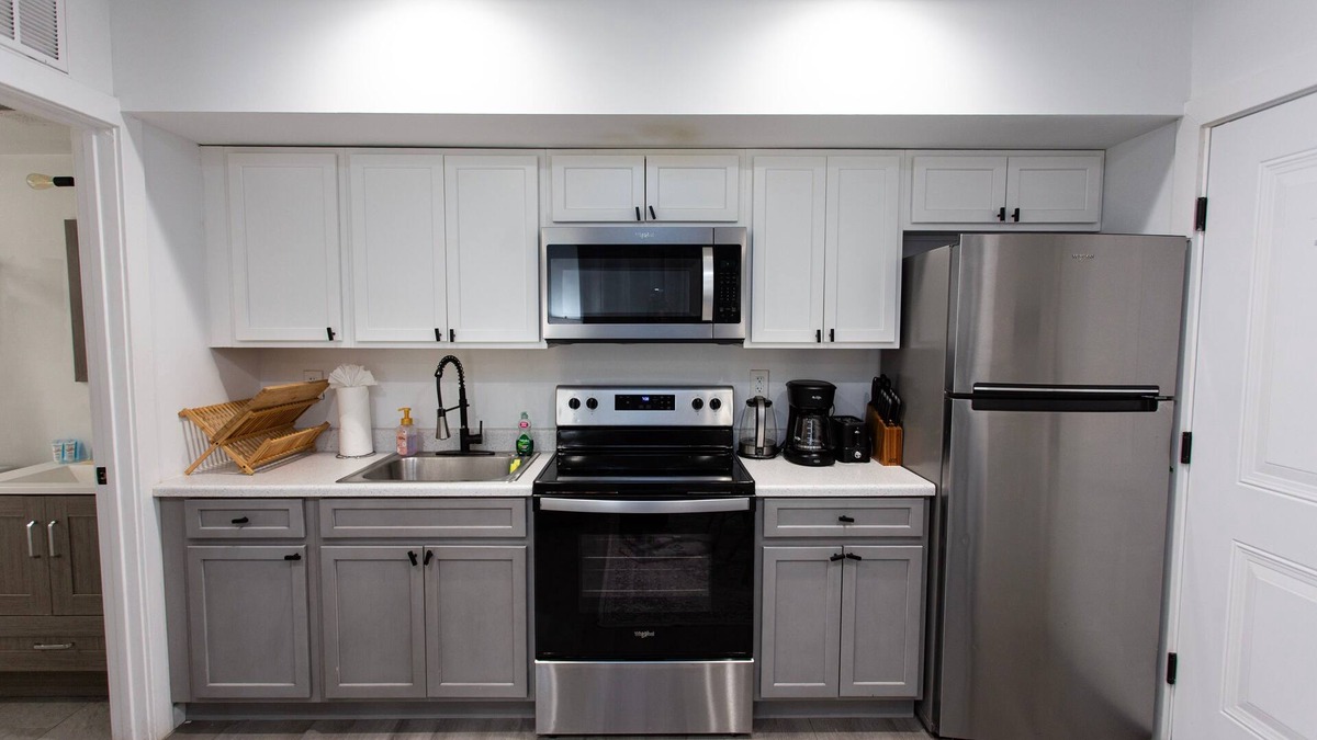 Petworth Bed & Breakfast | Charming, Cozy space steps from great restaurants!