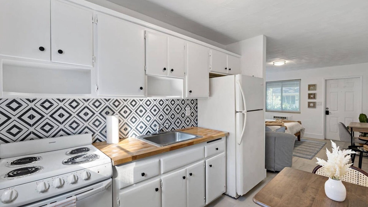 Lake Ridge Apartment | Charming Cozy Studio Lake Ridge