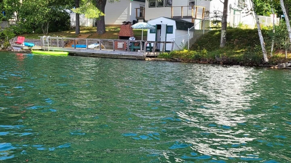 Val-des-Bois Cottage | Charming Cozy Waterfront Cottage