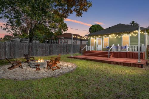 Oak Cliff House | Charming Craftsman close by Bishop Arts & Downtown