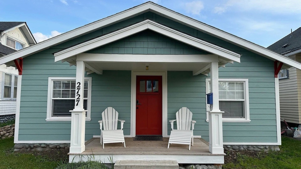 West Central House | Charming Craftsman ~ Peaceful Home near Centennial Trail ~ Spacious & Private