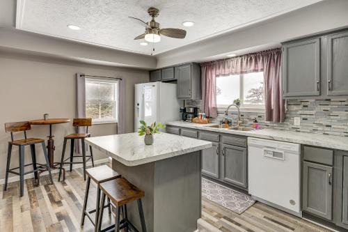 Curtis House | Charming Curtis House Large Deck with Lake View!