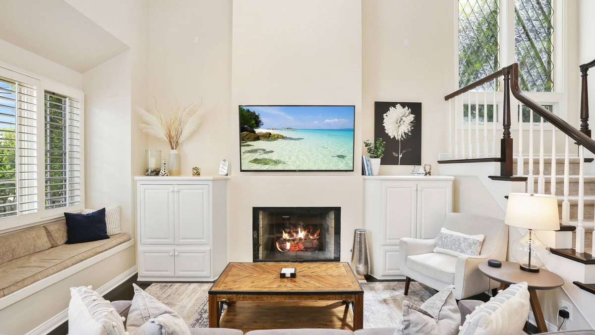 Corona del Mar House | Charming Dahlia Cottage! 1/2 Mile Bike Ride to Beach/PCH, Garage w/Parking, Free Bikes