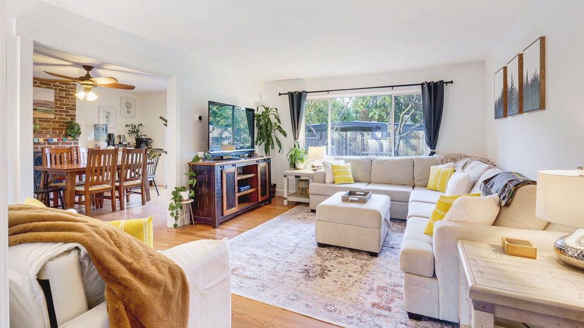 Davis House | Charming Davis Retreat: Cozy & Central