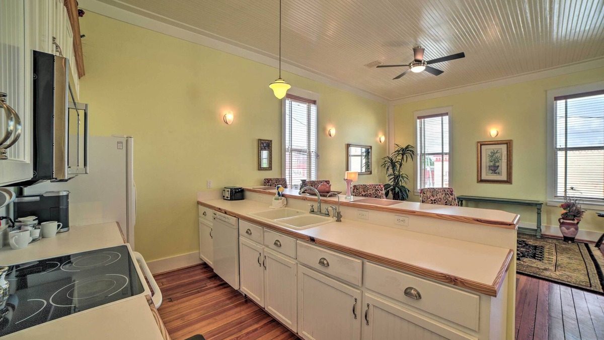 De Funiak Springs Apartment | Charming DeFuniak Apartment in Historic Dtwn!