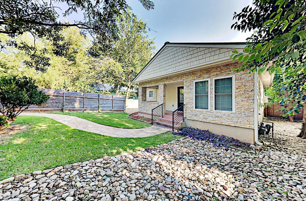 Central East Austin House | Charming Delight