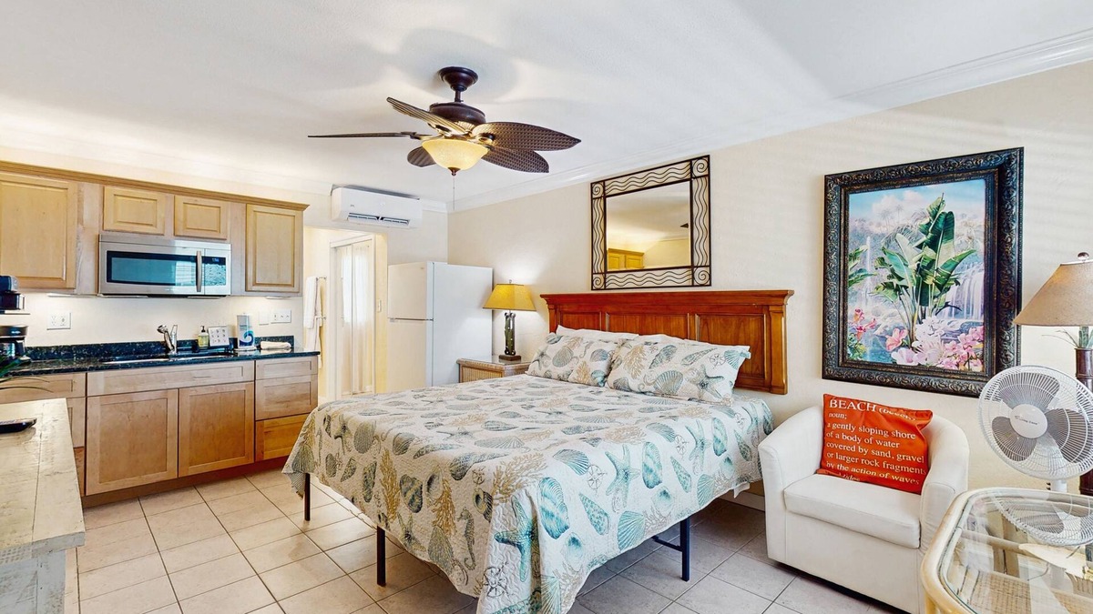 Pass-a-Grille Historic District Condo | Charming dog-friendly studio with WiFi, shared washer/dryer - snowbirds OK
