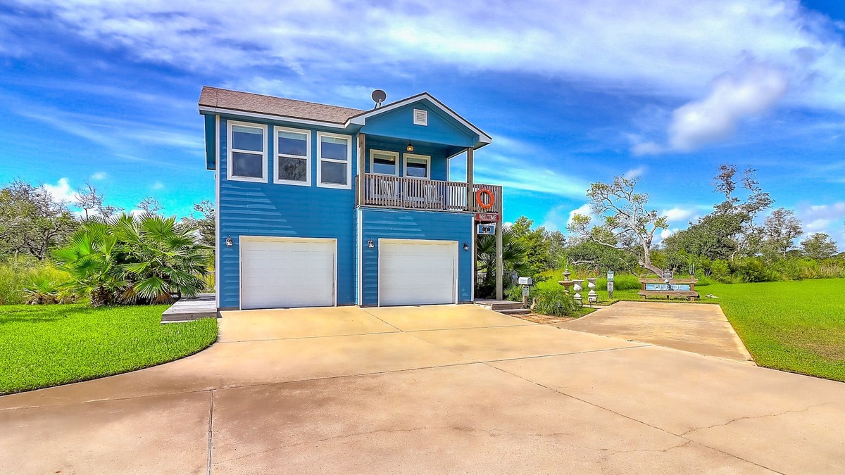 Rockport House | Charming dog-friendly home with balcony, firepit, central AC, & washer/dryer
