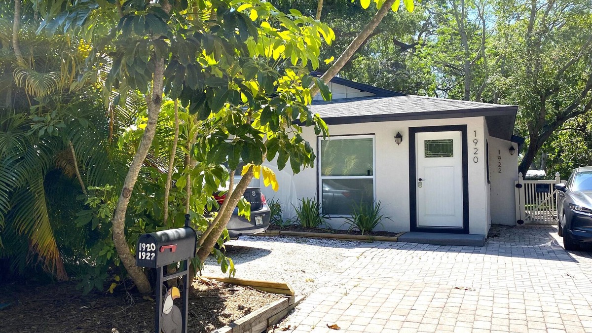 Park East House | Charming downtown gem