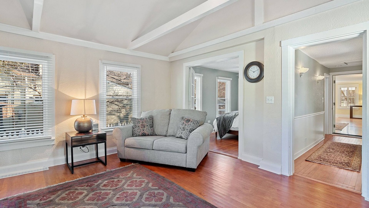 Naperville House | Charming Downtown Naperville Farmhouse - 1 Bedroom Guest Suite - Walk to Town