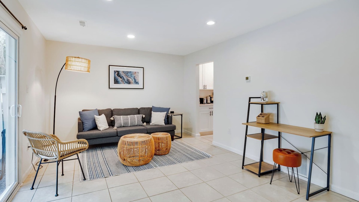 Herndon House | Charming Dulles Oasis 3bed/2.5ba/IAD Family/pet friendly