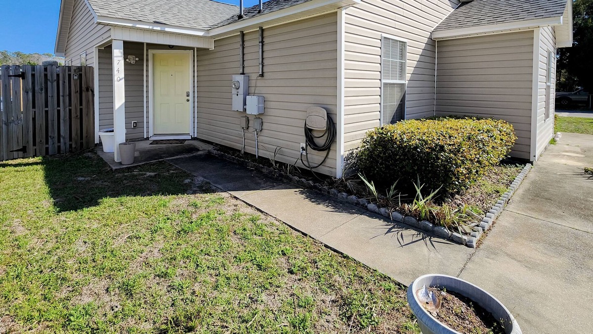 Port St. Joe House | Charming duplex, dog-friendly, with central AC, enclosed yard, & washer/dryer