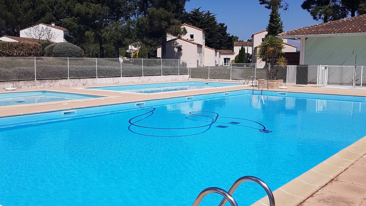 Dolus-d'Oleron Apartment | Charming duplex in quiet residence with swimming pool
